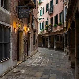 ca-del-nobile.hotelinveneto.com/